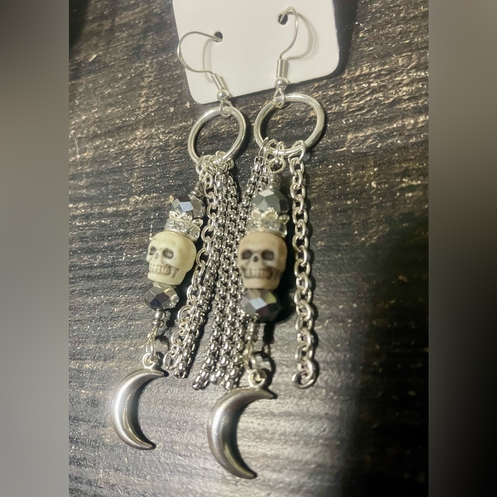 Silver Skull Dangle Earrings - Picture 5 of 5